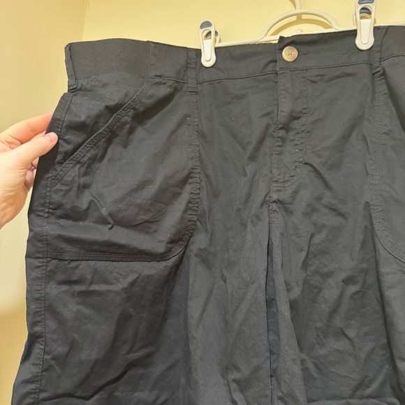 Women’s Riders by Lee Brand Black MidRise Casual Lightweight Shorts Size 24 NWOT - Picture 6 of 16